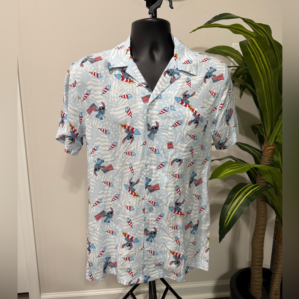 Disney Stitch Men's 4th of July  Short Sleeve Shirt Small